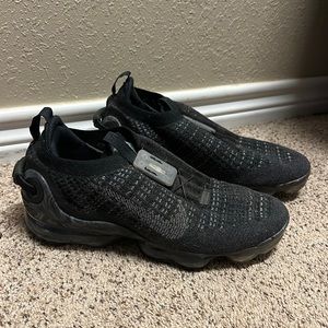 Nike vapor max size 9.5